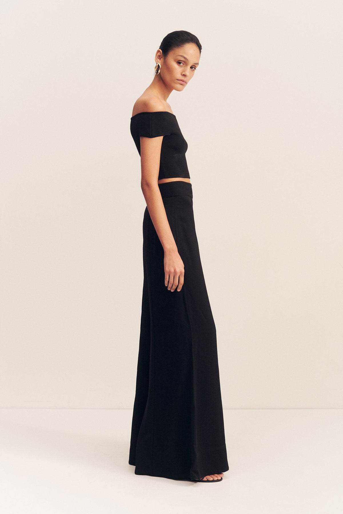 Basic Off Shoulder Top // Black