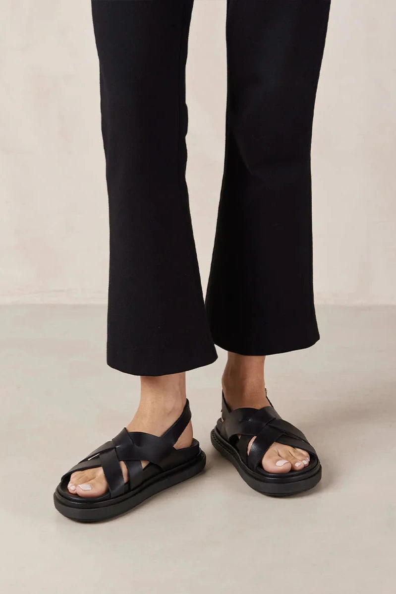Trunca Padded Slides // Black