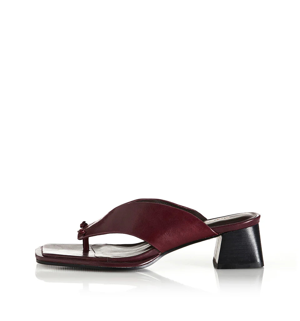 Alina // Burgundy Leather