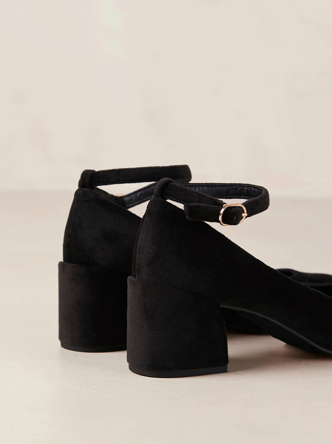 Antoine Pumps // Velvet Black