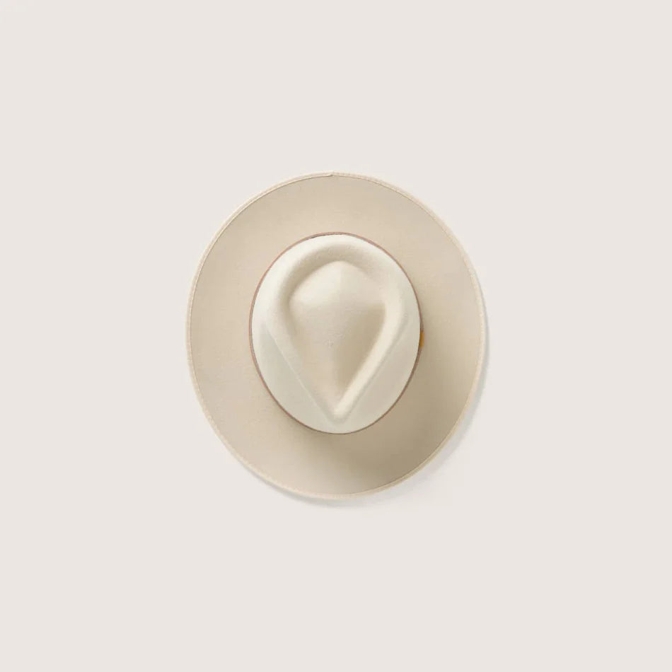Calloway // Cream