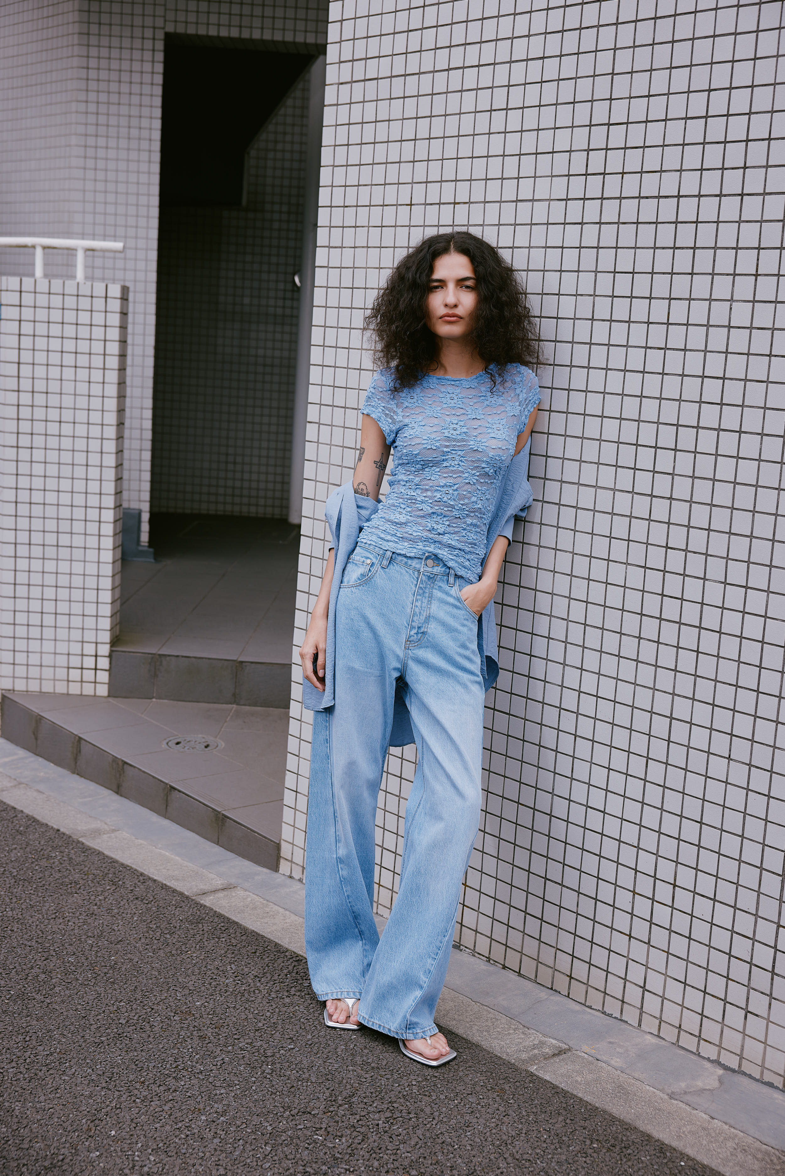 Percy Curve Seam Jeans // Faded Blue