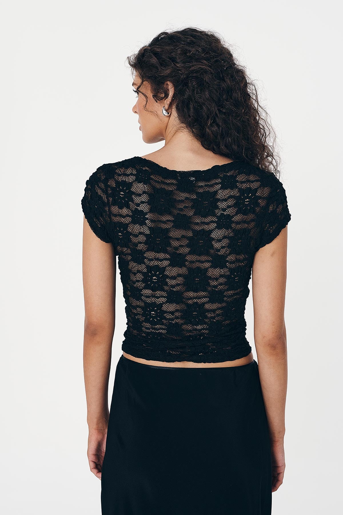 Galo Sunflower Lace Tee // Noir