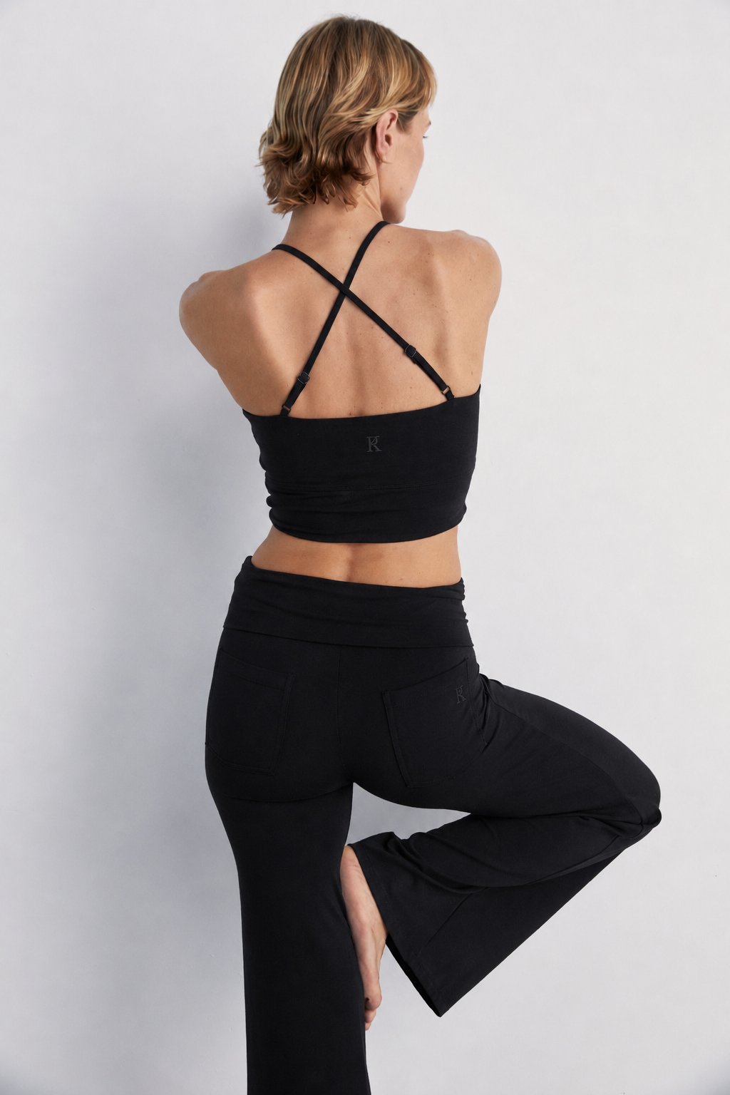 Flow Crop // Black