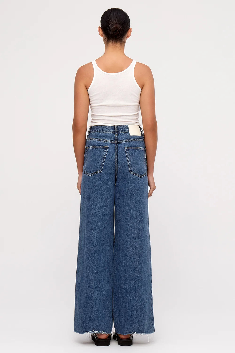 Signature Denim Relaxed Straight Jean // Indigo