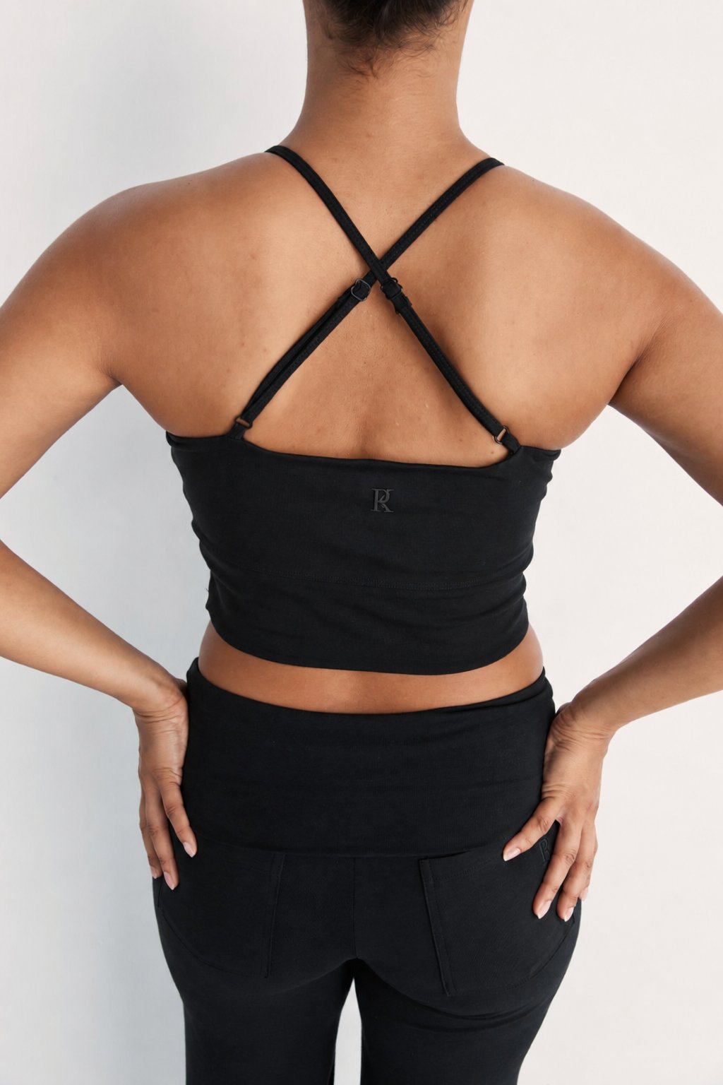 Flow Crop // Black