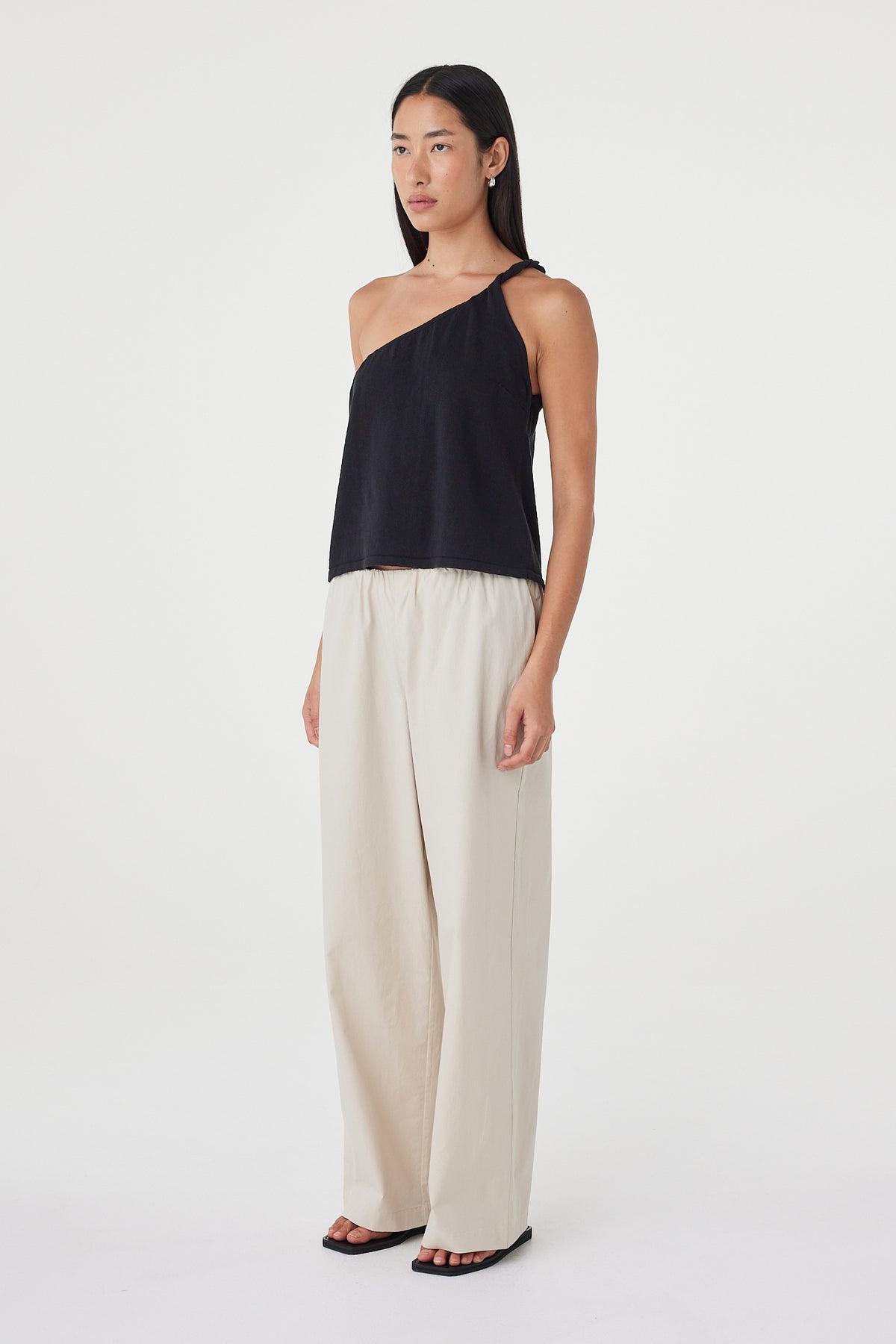 Harri Asym Top // Black