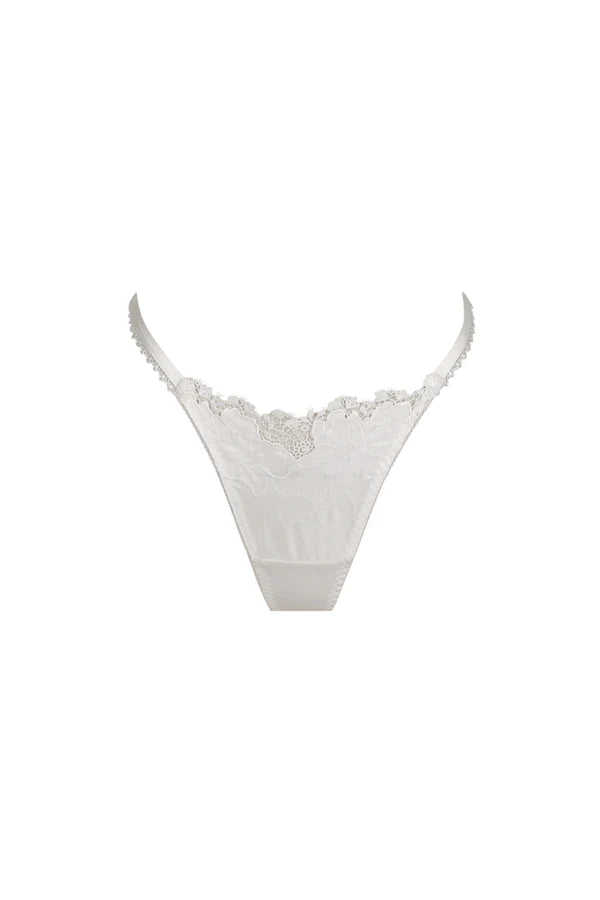 Saskia Thong // Ivory